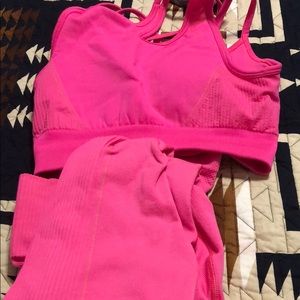 Gymshark cyber pink set